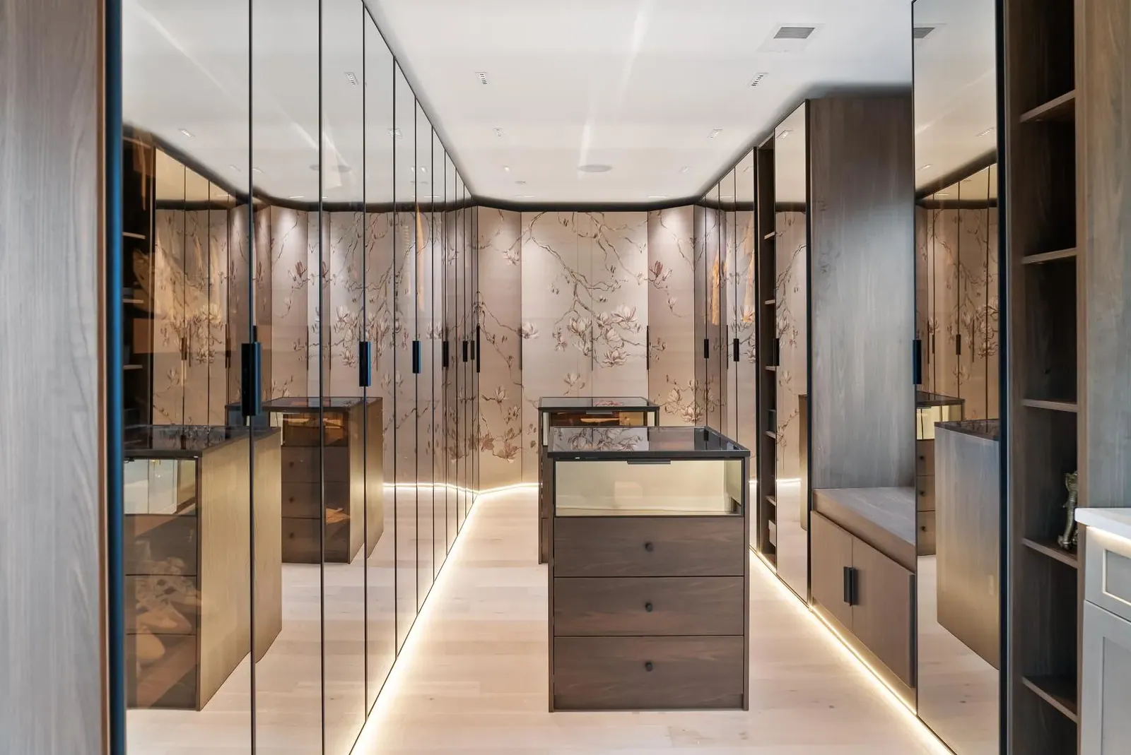 Coffee Station & Custom Walk-In Closet – Foxhall, DC, photo 5 of 10