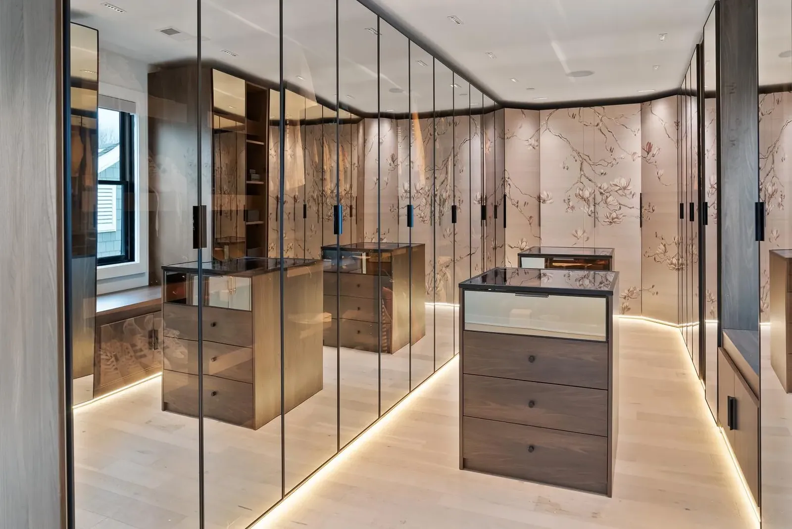 Coffee Station & Custom Walk-In Closet – Foxhall, DC, photo 6 of 10