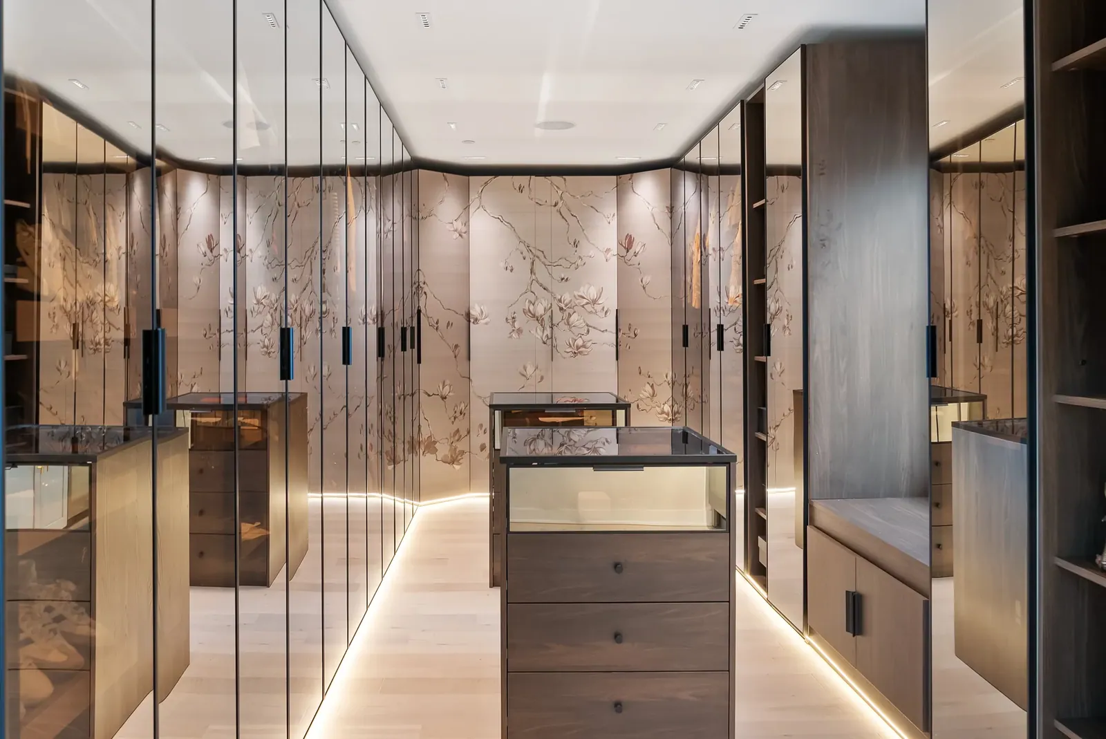 Coffee Station & Custom Walk-In Closet – Foxhall, DC, after (2 of 2)