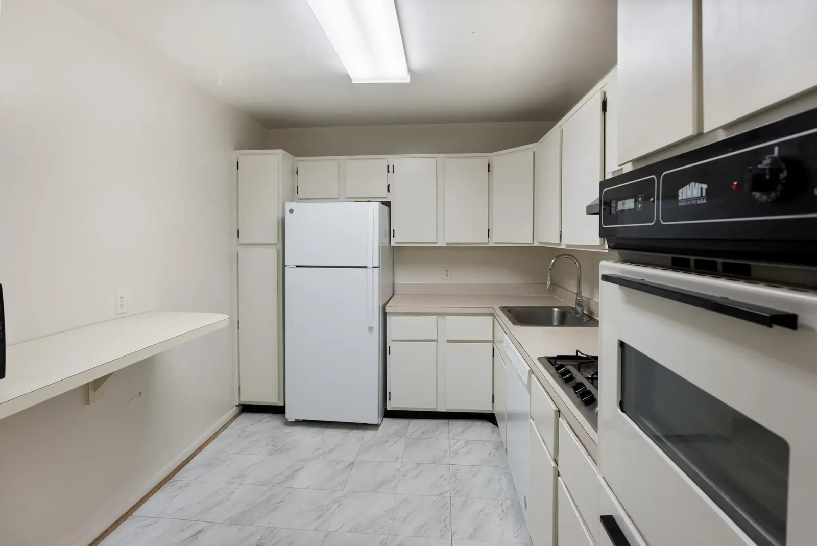 Full Condo Remodel – River Road, Bethesda, before (5 of 12)