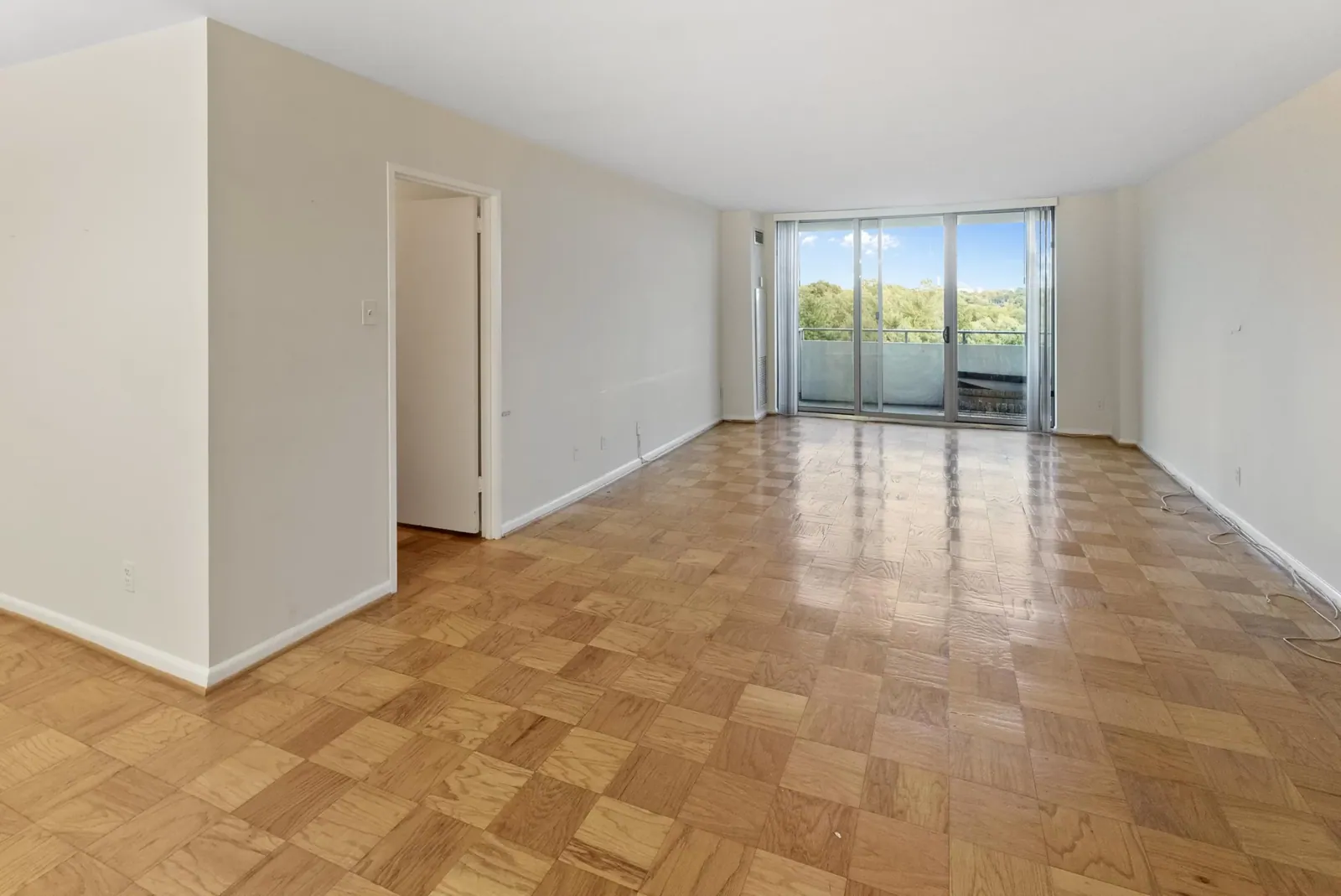 Full Condo Remodel – River Road, Bethesda, before (6 of 12)