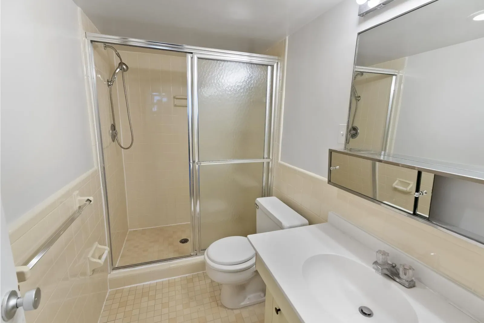 Full Condo Remodel – River Road, Bethesda, before (9 of 12)